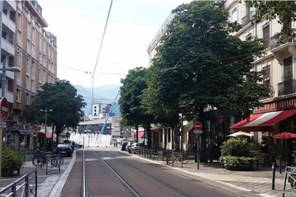 Joli 2 Pieces En Centre Ville , Gare A 50 Metres غرونوبل المظهر الخارجي الصورة